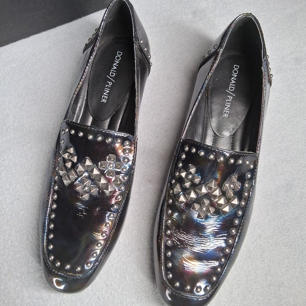 Donald‎ Pliner Lukas Patent Leather Loafers w/ Metal Studs Women's Size 7M